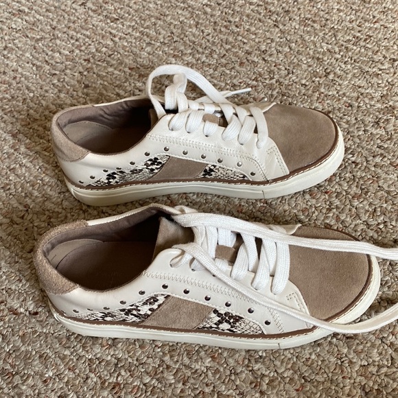 Crown Vintage Shoes - Crown Vintage casual sneaker ladies 6 1/2 great condition